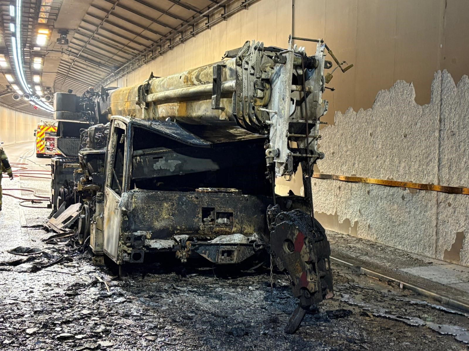 crane tunnel fire conwy tunnel