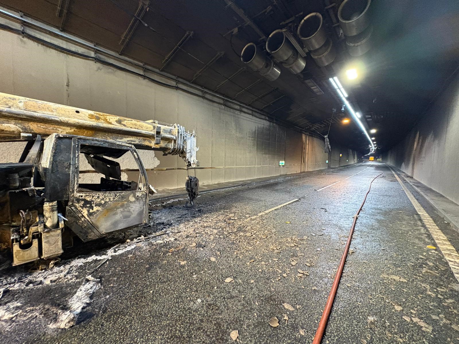 crane conwy tunnel fire